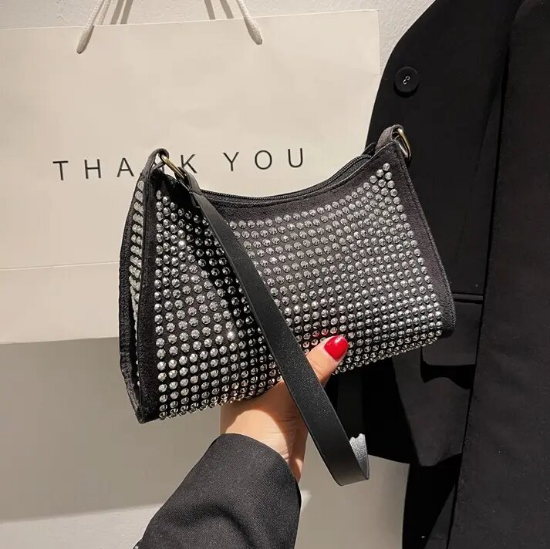 صورة حقيبة كتف عصرية