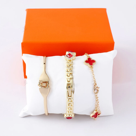 صورة طقم ساعة مع 2 اساور نسائي موديل 8-933