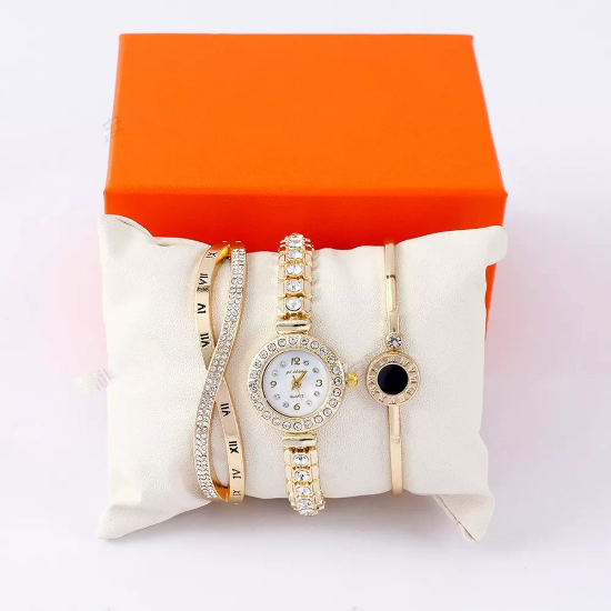 صورة طقم ساعة مع 2 اساور نسائي موديل 8-933