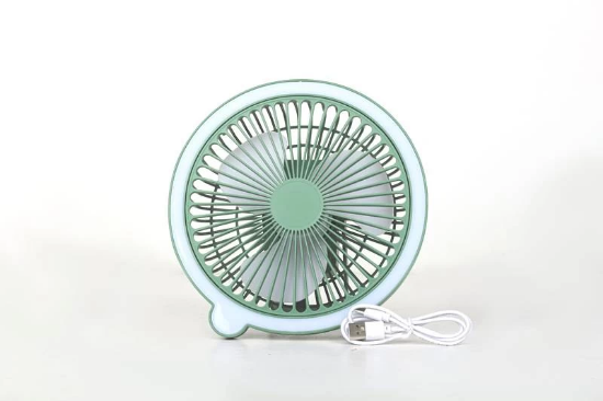 صورة مروحة مع الضوء