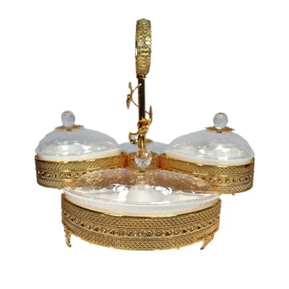 صورة سلة حلويات ذهبية 4 خانة شكل وردة