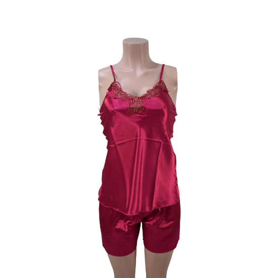 صورة لانجري قطعتين