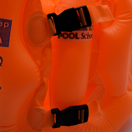 صورة سترة سباحة للأطفال