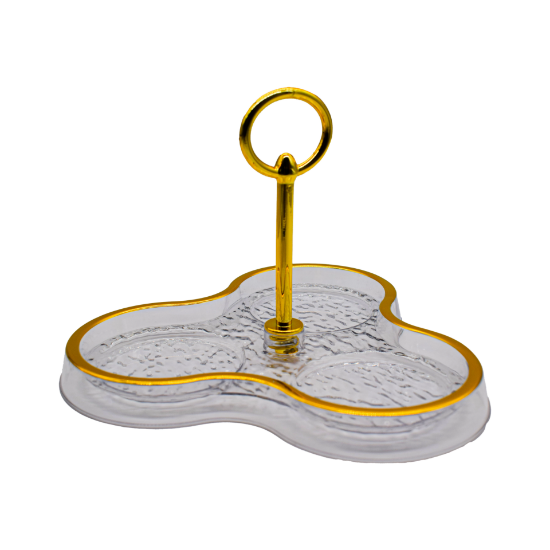 تقديم حلويات في طبق ثلاثي الخانات