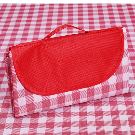 تنظيف سجادة النزهات بسهولة