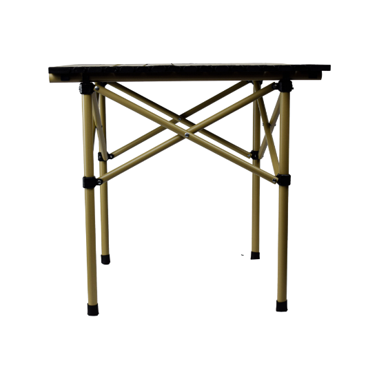 طاولة قابلة للطي باللون الأسود في نزهة عائلية