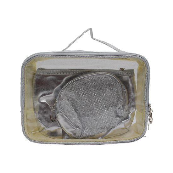 شنطة مكياج في حقيبة سفر