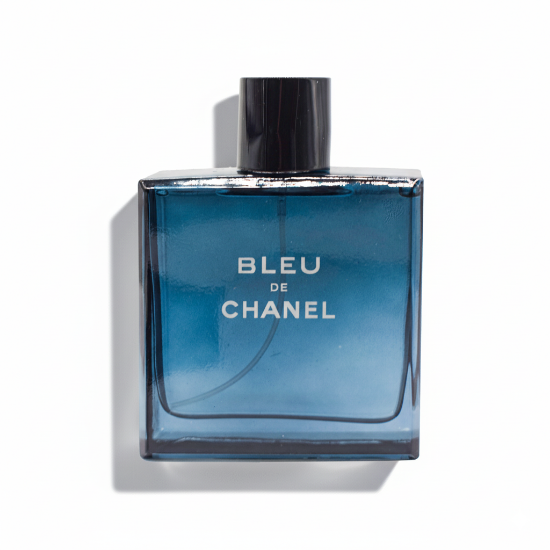 عطر بلو دي شانيل الأصلي للرجال - زجاجة أنيقة باللون الأزرق الداكن