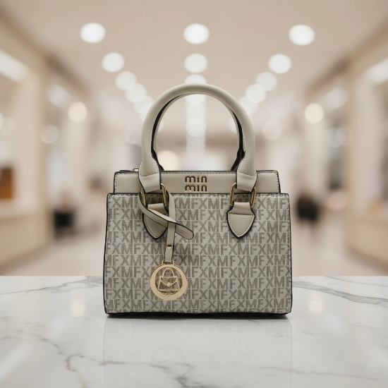 صورة شنطة نسائية min min