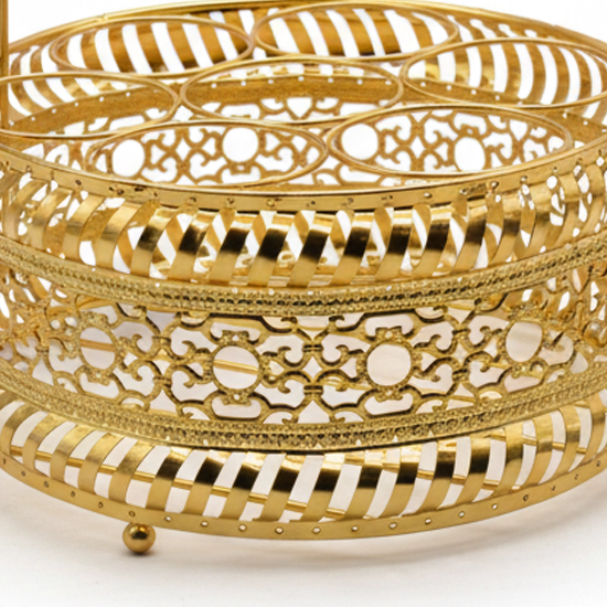 صورة صينية تقديم ذهبية لحمل الكاسات