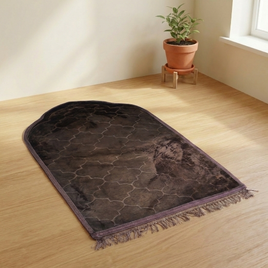 صورة سجادة صلاة سادة