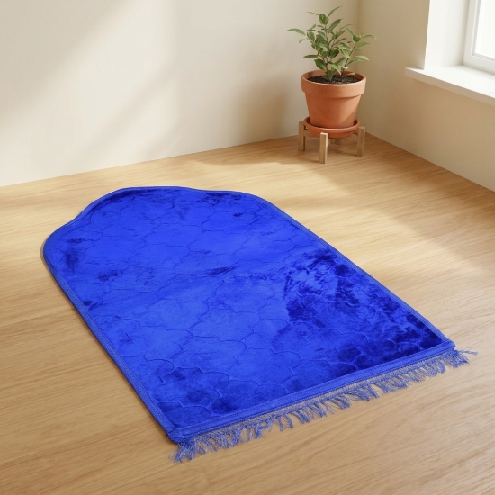 صورة سجادة صلاة سادة