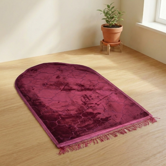 صورة سجادة صلاة سادة