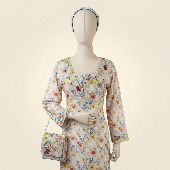 صورة مخور حرير ايطالي مع الشنطة بناتي