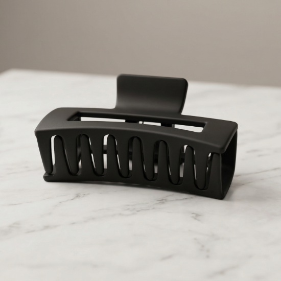 صورة مشبك شعر وسط