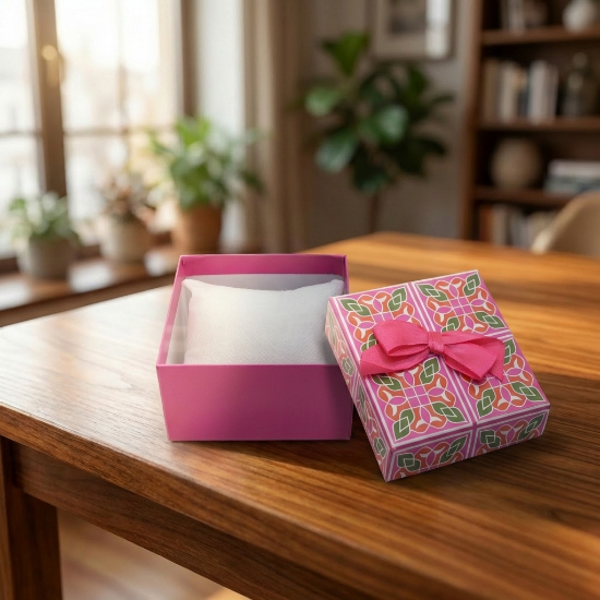 صورة علبة هدايا للساعات جديد