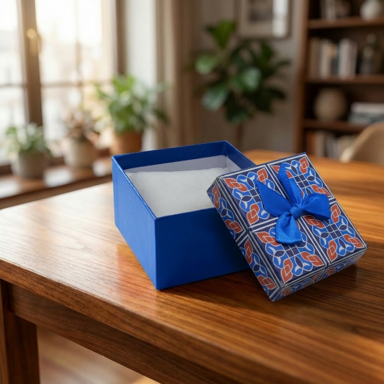 صورة علبة هدايا للساعات جديد